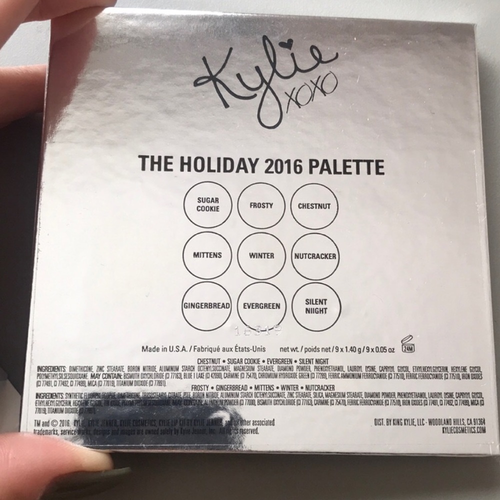 Kylie Jenner 2016 holiday palette!💖 - Picture 6 of 6